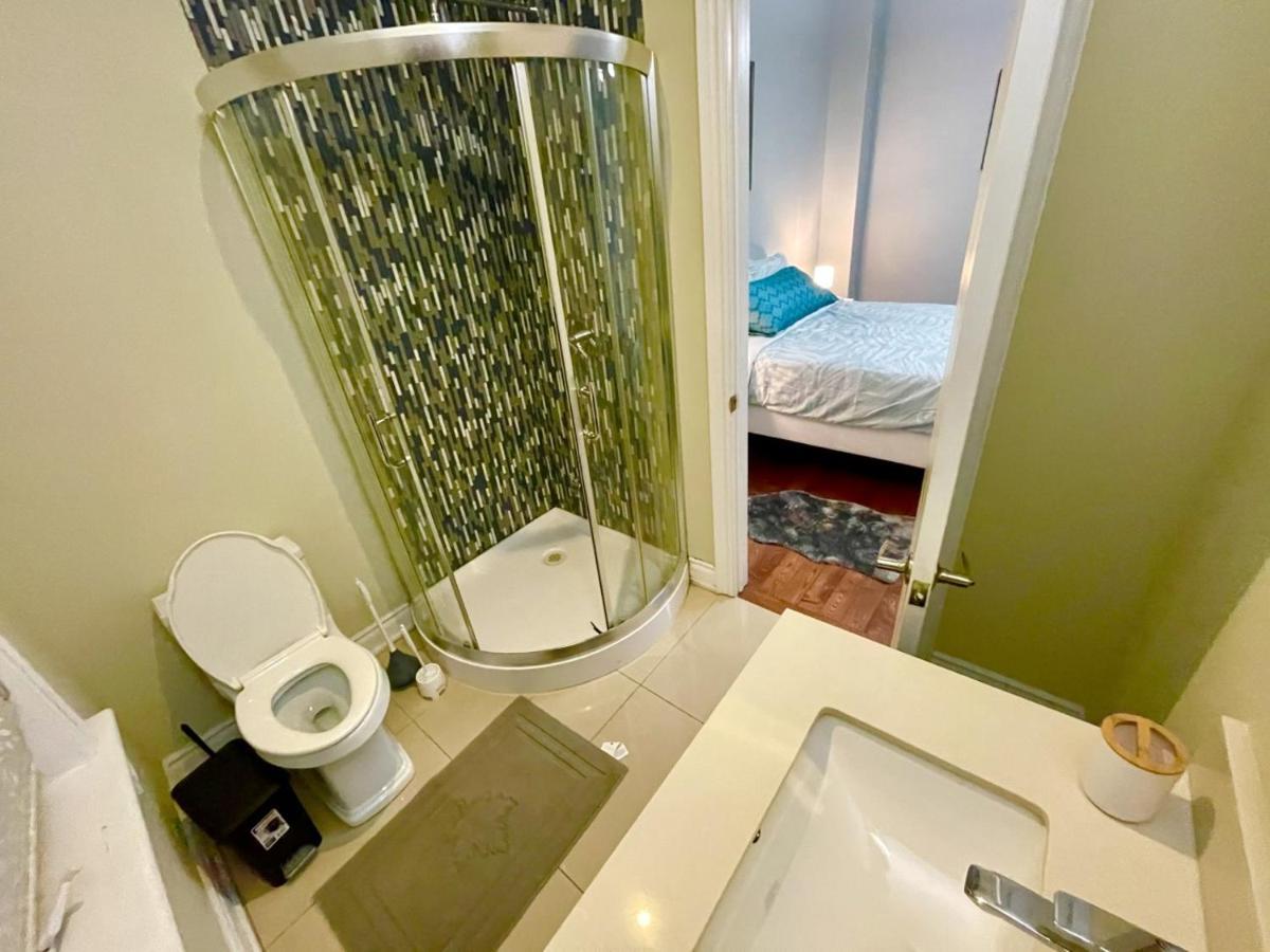 Charming Townhouse In Downtown, * Toronto